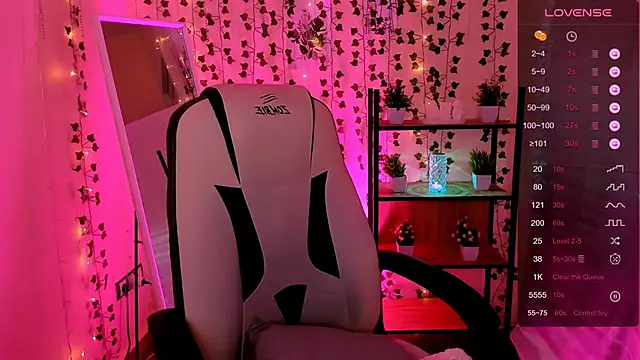 Chatroom XXX en direct de AnyaTaylor_