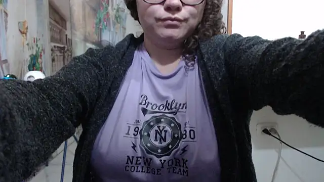 curly_greeneyed 现场XXX聊天