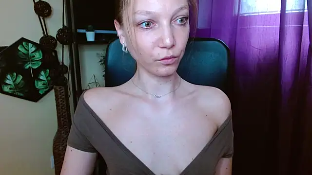 EmillyPlay Chat XXX in diretta