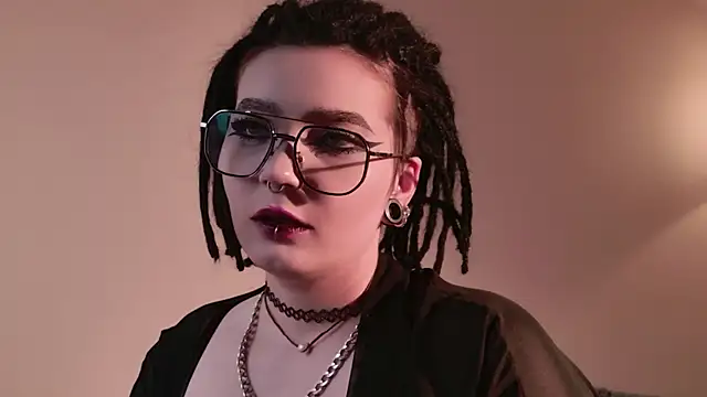 olonho_estel: διαδικτυακό σόου στην κάμερα