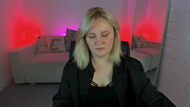 XXX chat uživo modela KathyBriggs