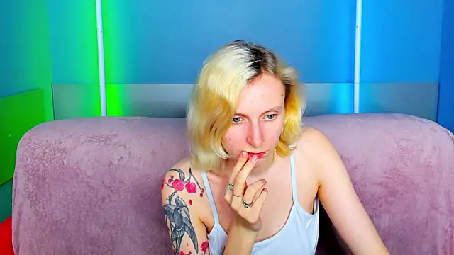 LikiLipsn Live XXX chat