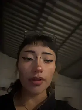 baby_akuma Adlı Modelin Canlı XXX Sohbeti