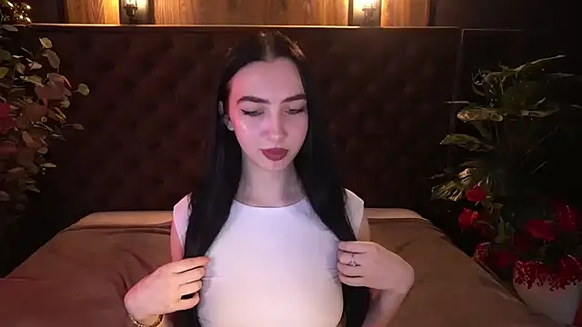 Chat +18 de WildKittenX_ ao vivo