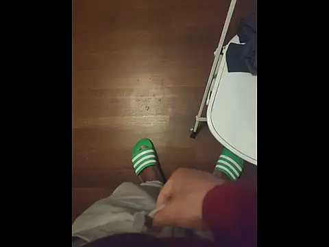 PpCharlie_8-D Webcam-Show