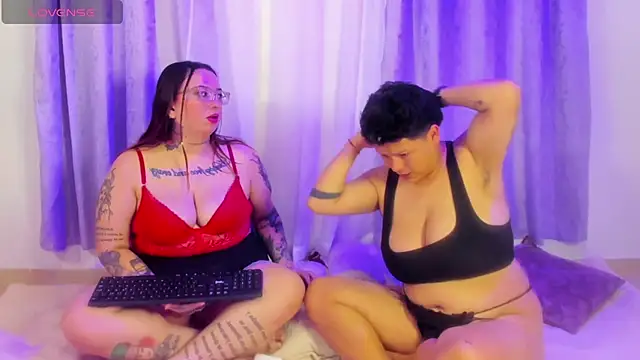 MiaYMolly Chat XXX live