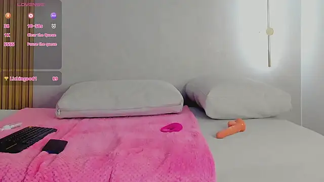 lua_rosse élő XXX-chatje