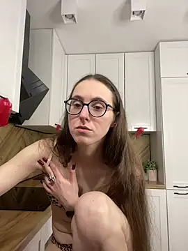 Show modela MartiniiSelenna na web-kameri