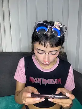 Chat +18 de baby_akuma ao vivo