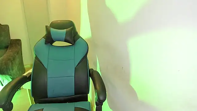 Scarbadgirl_ Adlı Modelin Canlı XXX Sohbeti