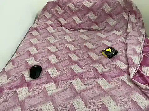 desidicckk4u: διαδικτυακό σόου στην κάμερα