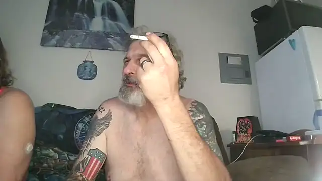 Chat +18 de Victoria121565Harley ao vivo