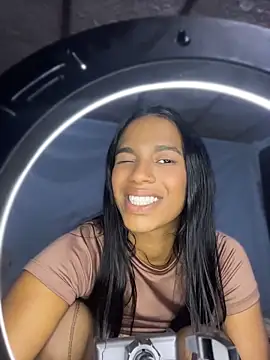 XXX chat uživo modela FlorSalvaje_