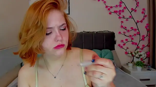 DellaRows Chat XXX live