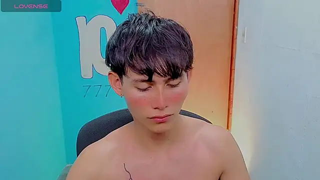 tanjiro_cute: διαδικτυακό σόου στην κάμερα