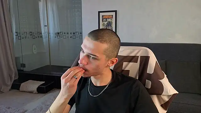 Živý XXX chat KaydenDrew