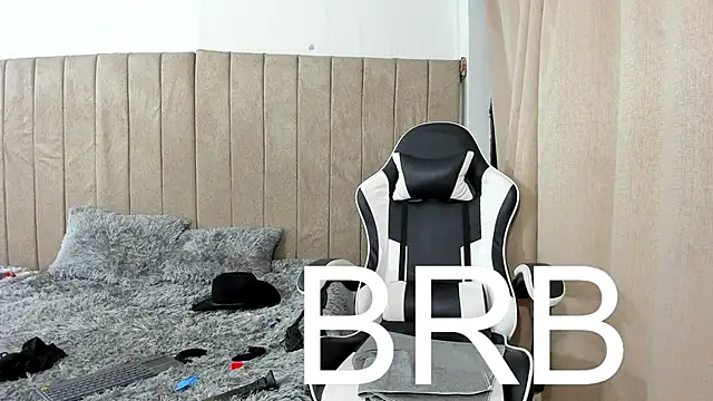 pipe_hot04 Adlı Modelin Web Kamerası Şovu