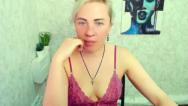 XXX chat uživo modela EmmaCat_