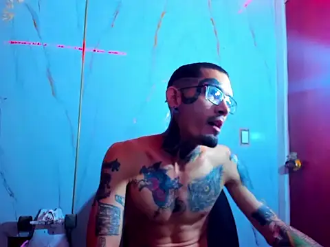 XXX chat uživo modela Boy_tatto77