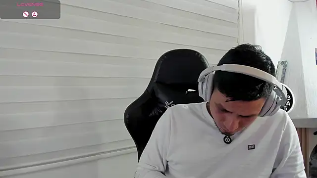 XXX chat uživo modela Rick_Adams