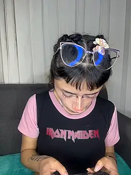 Chat XXX ao vivo de baby_akuma