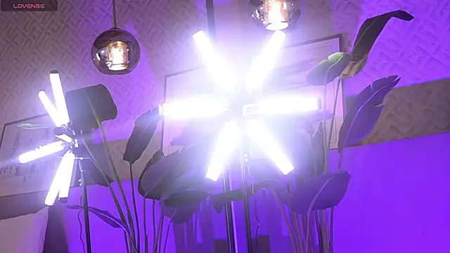 MiaKay1のライブXXXチャット