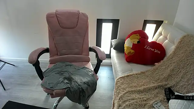 Pertunjukan Kamera Web Dyana_Kaylinn