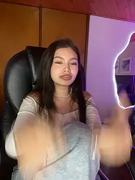 Mady_Pink Adlı Modelin Canlı XXX Sohbeti