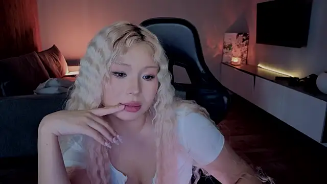 RileyMee Adlı Modelin Canlı XXX Sohbeti