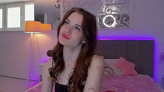 LuisaClover – Kamerová šou