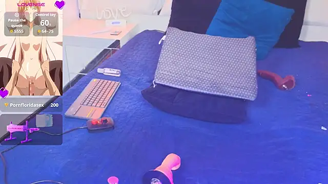 XXX chat uživo modela Miah_Stewart