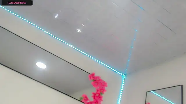 NathalialLooesのウェブカメラショー