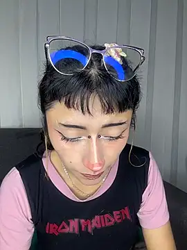 baby_akuma Adlı Modelin Canlı XXX Sohbeti