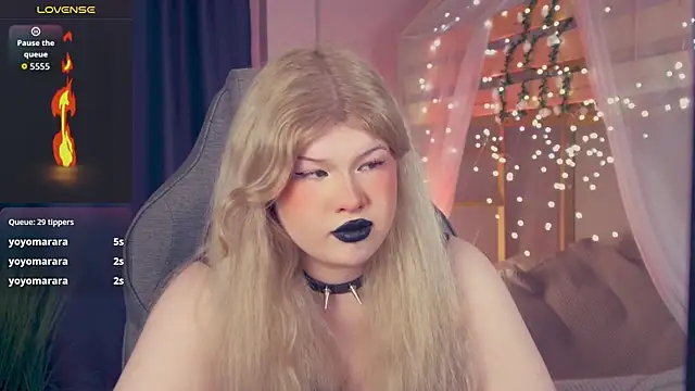 LilithNlsnのライブXXXチャット