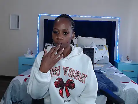 QUEENMANDYY's Webcam Show