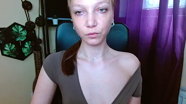 دردشة EmillyPlay الجنسية المباشرة