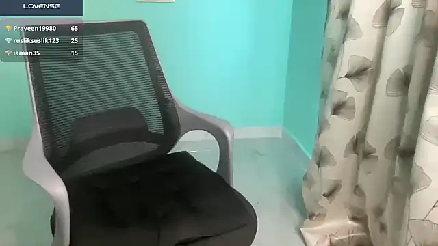 Romantic-Rascal 现场XXX聊天