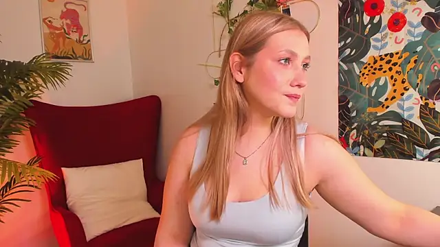 Emilicious' Live XXX Chat