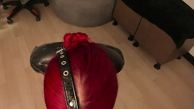 XXX chat uživo modela selene_red_