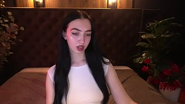 XXX chat uživo modela WildKittenX_