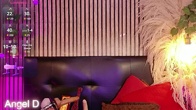 Angeldust19 Show in webcam