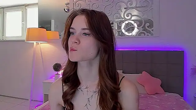 แชท XXX สดของ LuisaClover