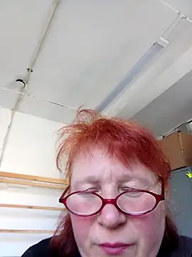 SquirrelFine – Naživo XXX chat