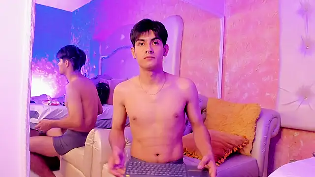 Chatroom XXX en direct de TylerCruz__