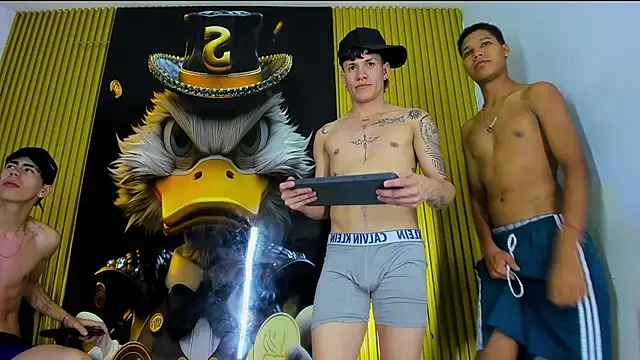 Gang_Members_xxx_n Webbikameraesitys