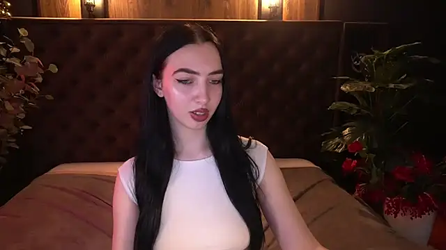 Chat +18 de WildKittenX_ ao vivo