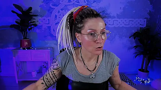 UmaSpace Adlı Modelin Canlı XXX Sohbeti