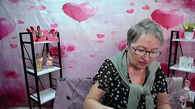 OlgaLuck Adlı Modelin Canlı XXX Sohbeti