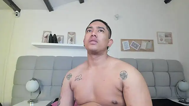 erotic_sins webcam show