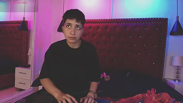 Noa_heaven Webcam show